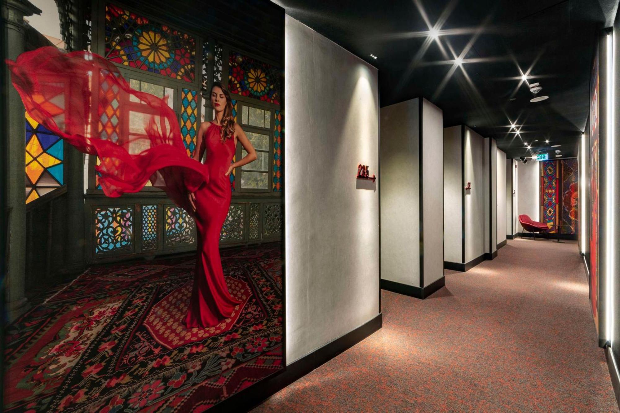 فندق Radisson Red تبليسي المظهر الخارجي الصورة